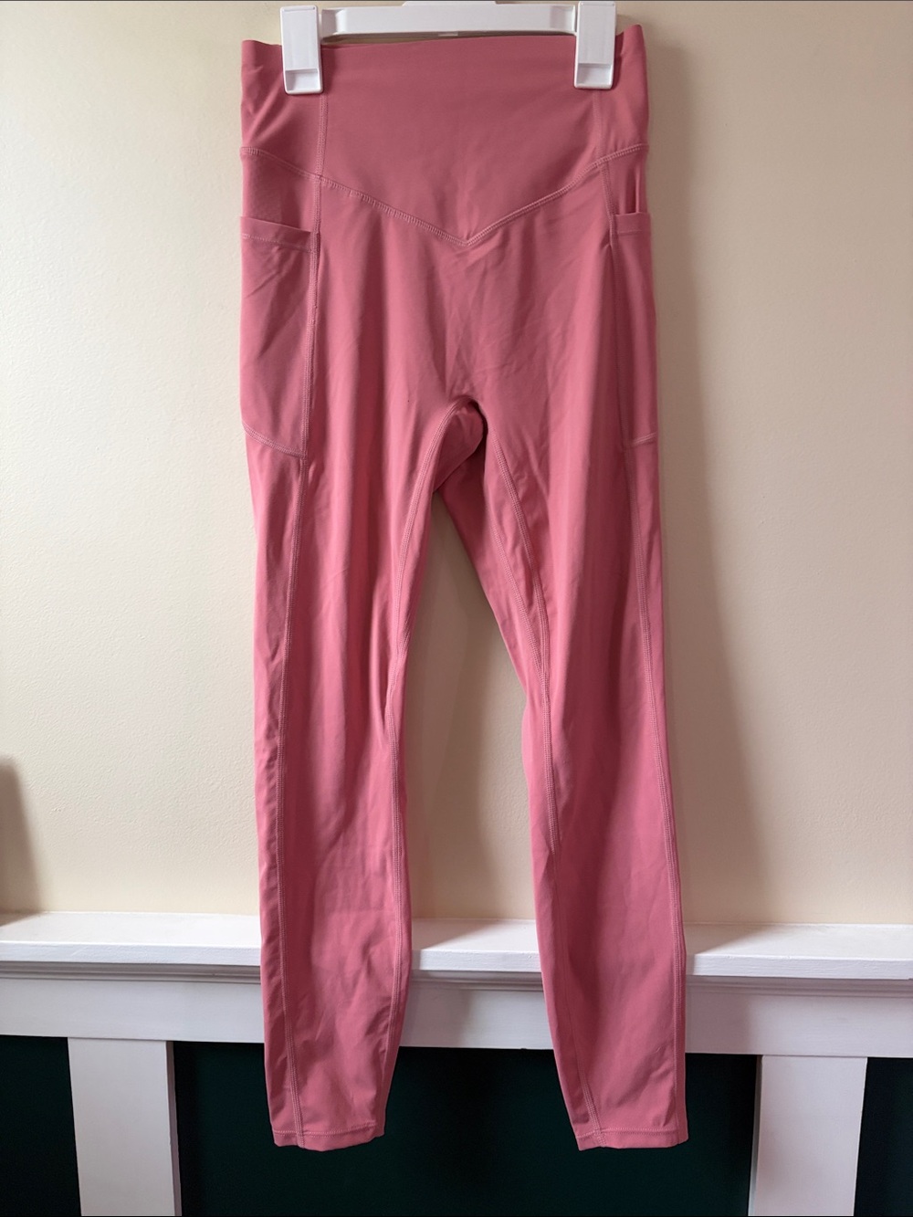 HALARA Rose Pink High-Waist Active Leggings with Side Pockets